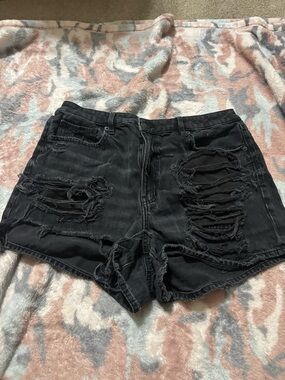 American Eagle High-Waist Distressed Black Denim Shorts - Women